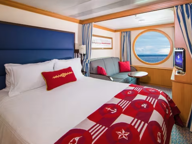 Deluxe Oceanview Stateroom